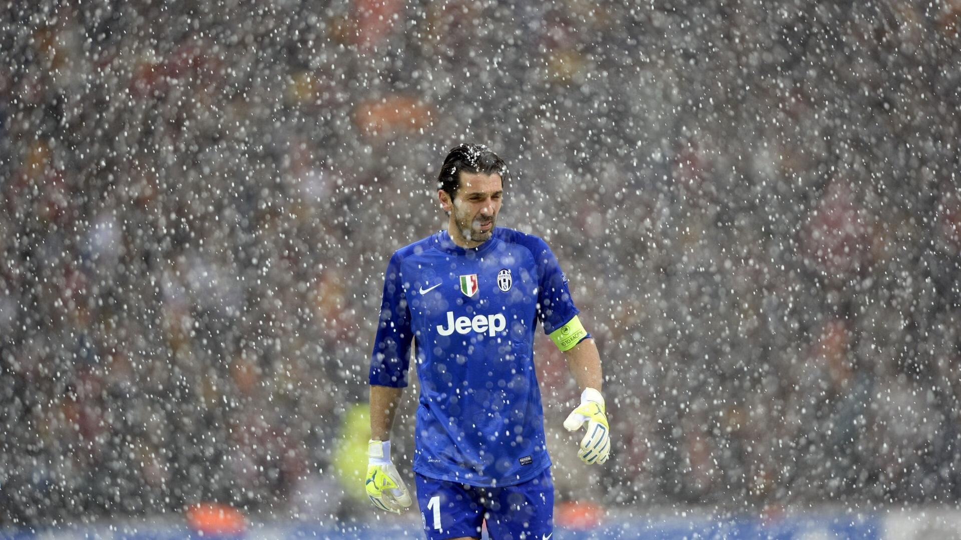 英超利物浦主场反弹击退诺里奇，梅开二度的球员引发全场热烈，英超利物浦集锦